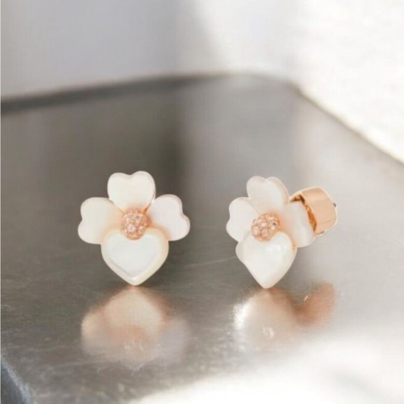 NWT Kate Spade Precious Pansy Pearl Flower Floral White & Gold Stud Earrings - Picture 9 of 10